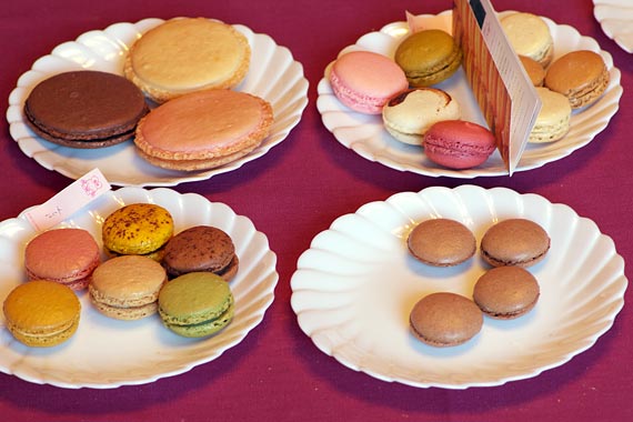 �}�J����