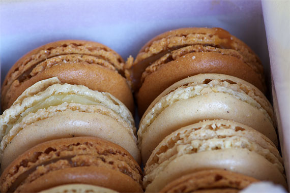 �}�J����