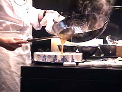 ���q����