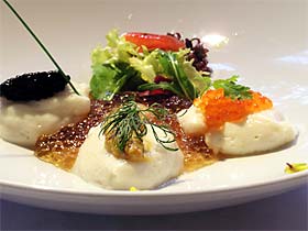 �J���t�����[�̌y�����[�X