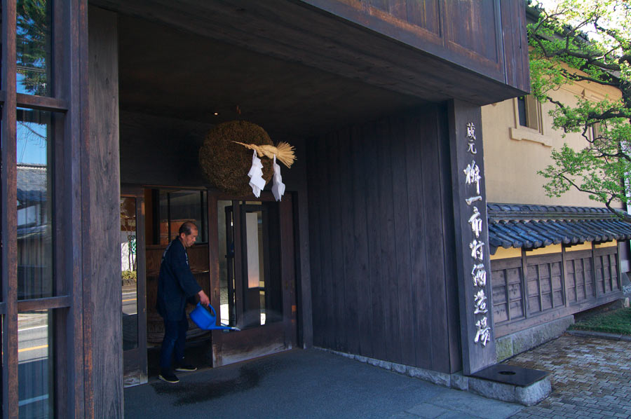 pic9.jpg(109410 byte)