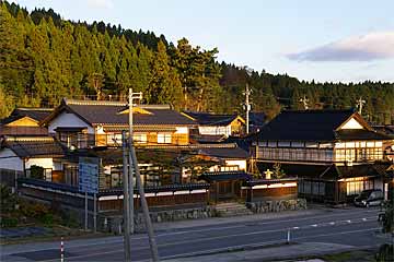 ���킾����