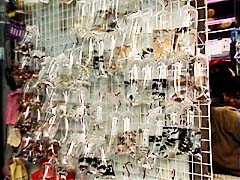 ���I���E